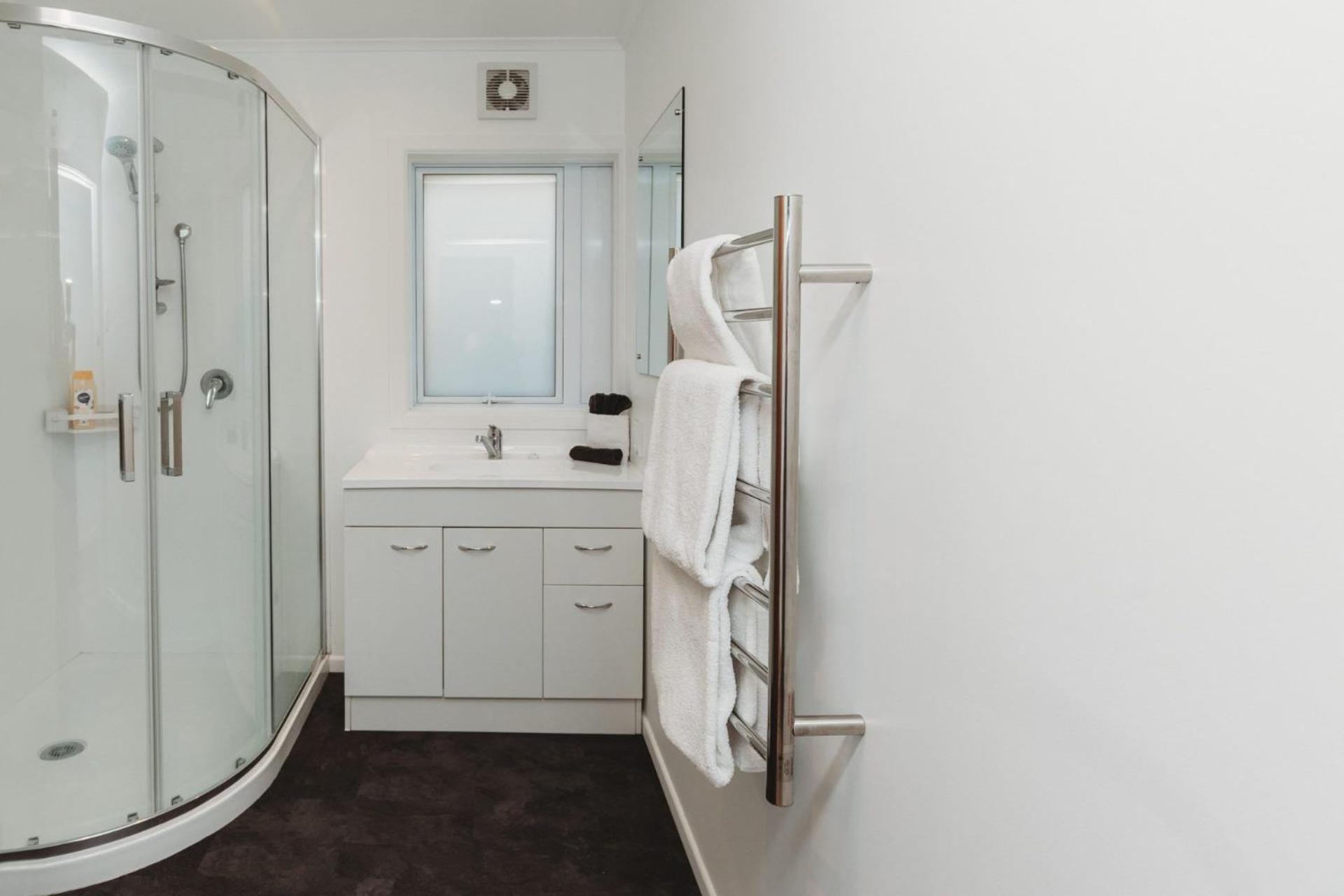 Wow On Wanaka Bay Apartment New Plymouth Exterior photo