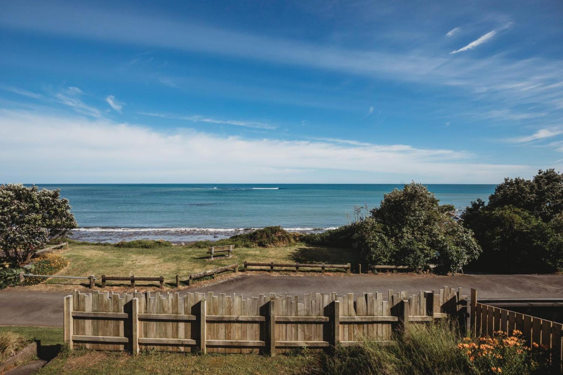 Wow On Wanaka Bay Apartment New Plymouth Exterior photo