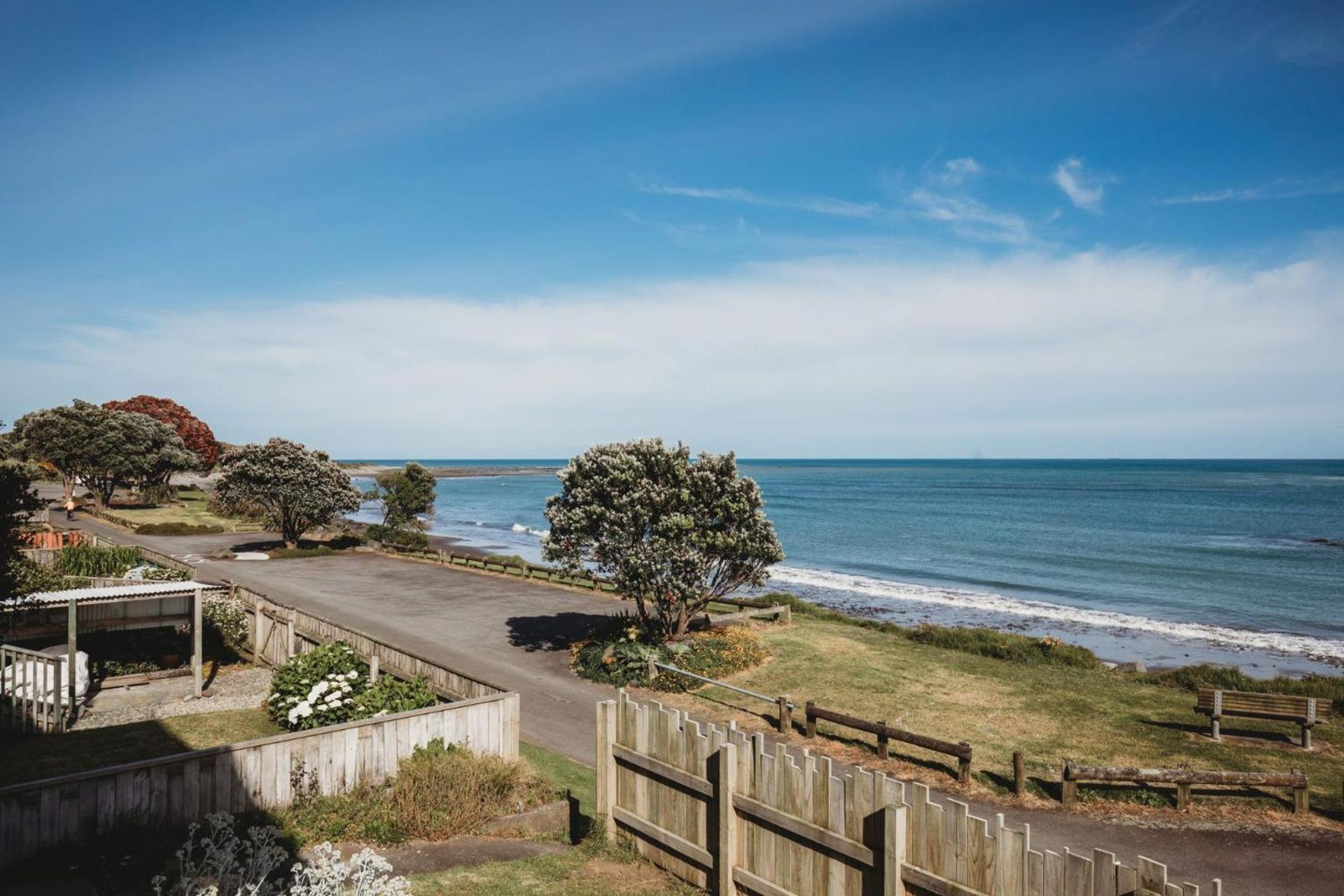 Wow On Wanaka Bay Apartment New Plymouth Exterior photo
