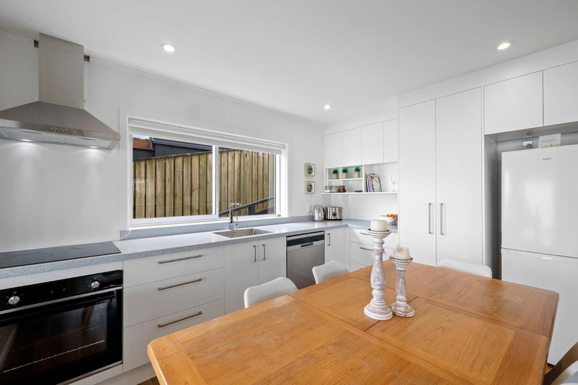 Wow On Wanaka Bay Apartment New Plymouth Exterior photo