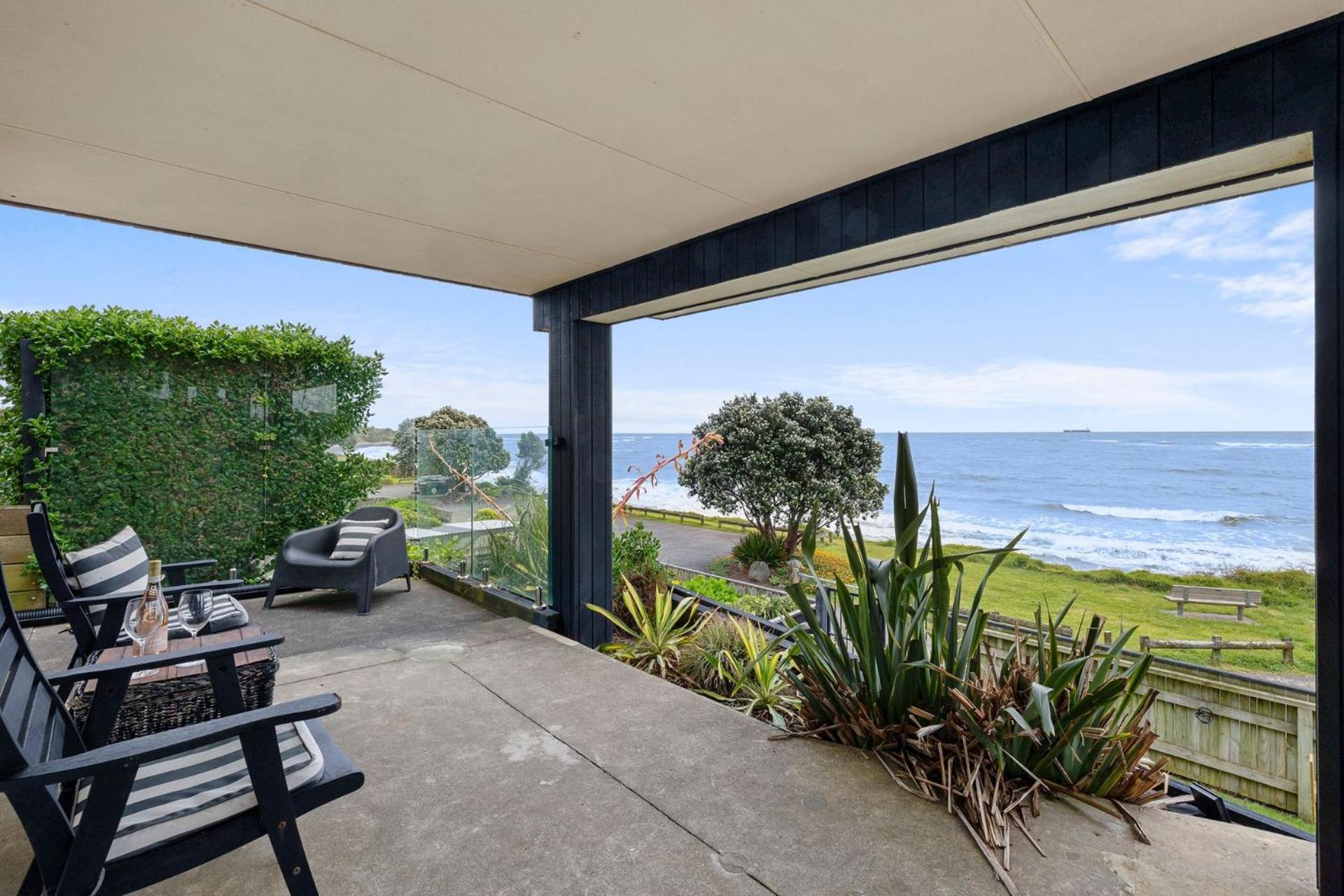 Wow On Wanaka Bay Apartment New Plymouth Exterior photo