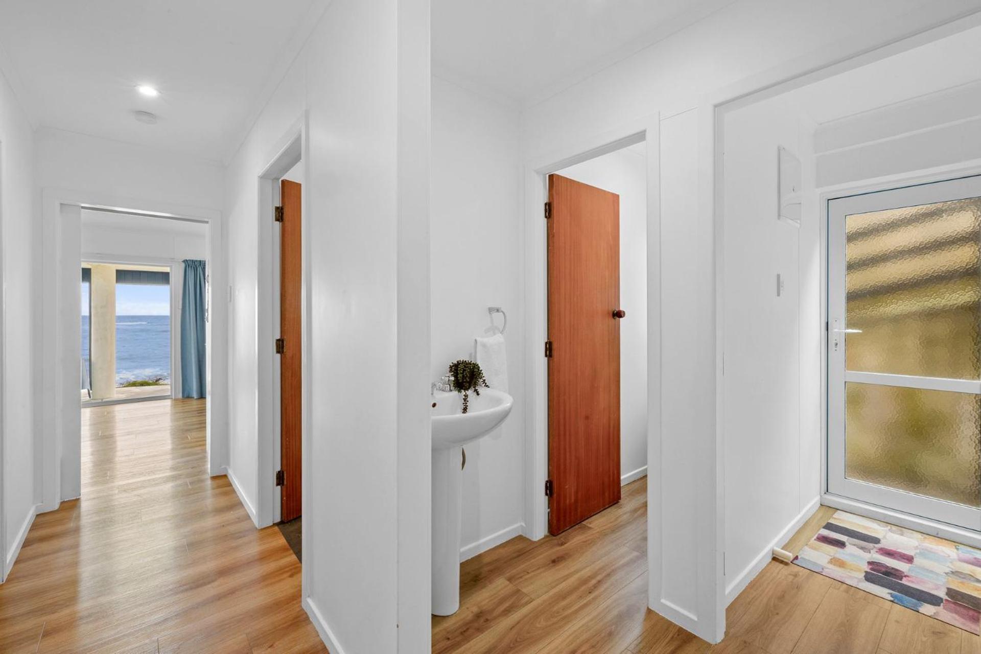 Wow On Wanaka Bay Apartment New Plymouth Exterior photo